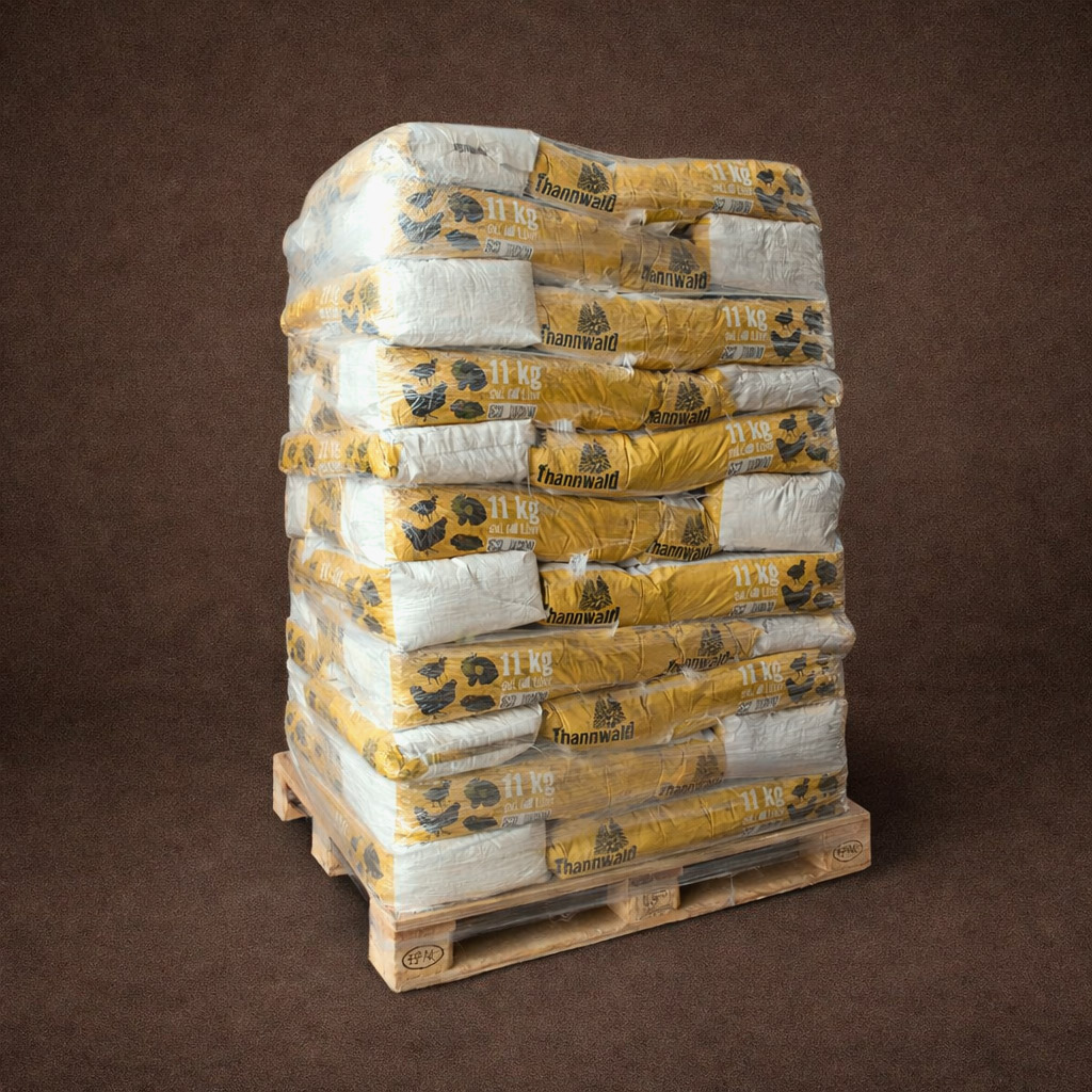 Thannwald Waldboden-Einstreu</br>für Kleintiere und Geflügel</br>33 x 11kg-Säcke auf Palette